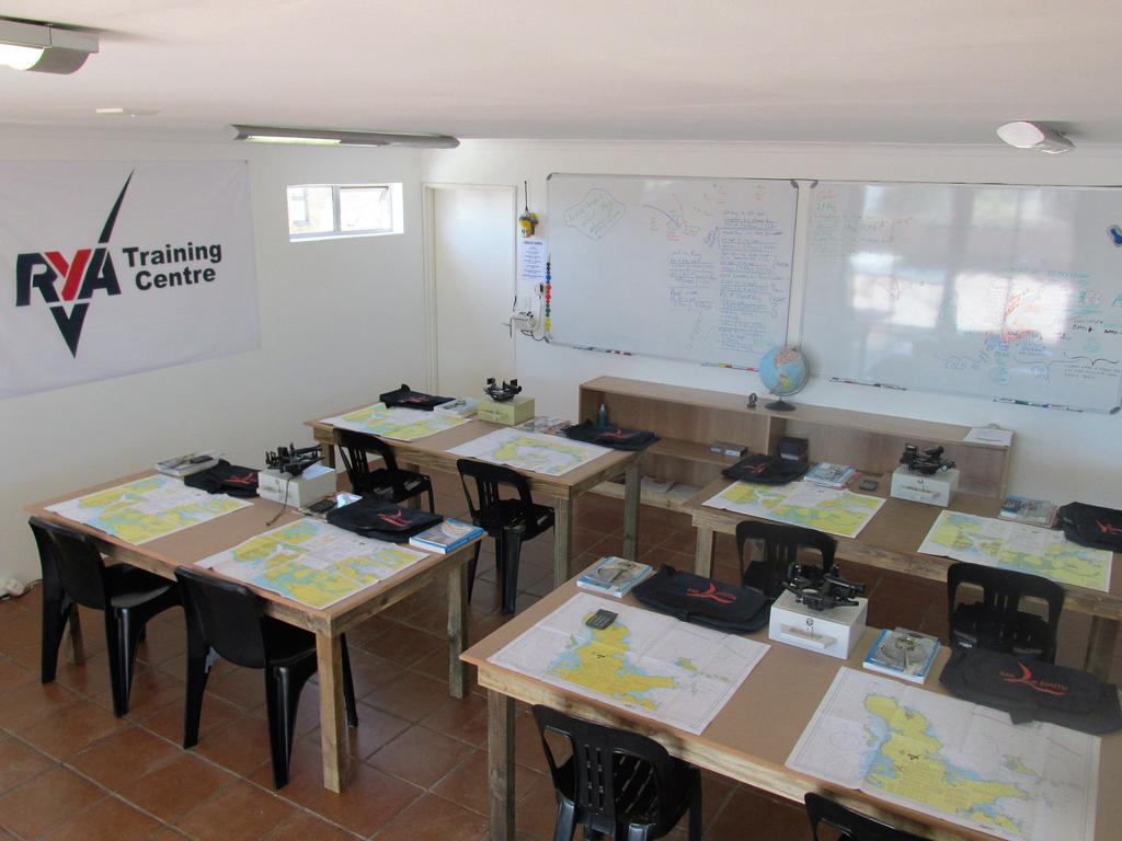 Due South Guest House Langebaan Εξωτερικό φωτογραφία
