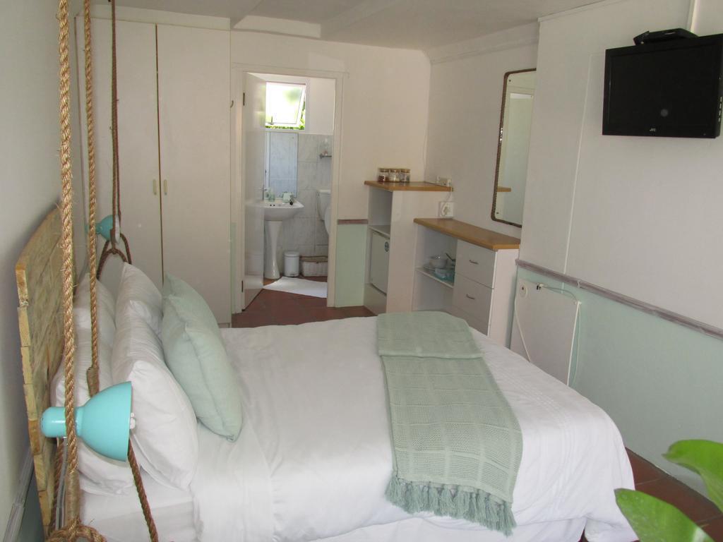 Due South Guest House Langebaan Εξωτερικό φωτογραφία