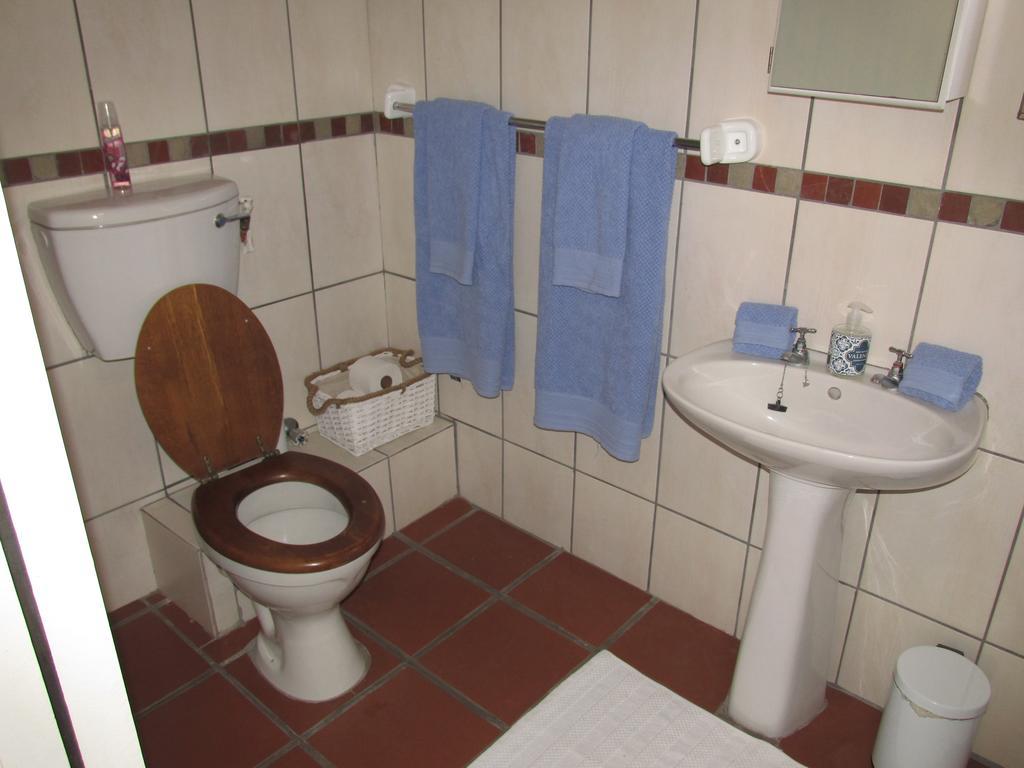 Due South Guest House Langebaan Εξωτερικό φωτογραφία