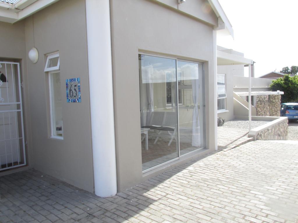 Due South Guest House Langebaan Εξωτερικό φωτογραφία